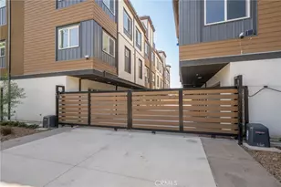 6829 N Haskell Ave, Van Nuys, CA 91406 - Photo 4
