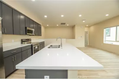 8189 Aventus Lane, Fontana, CA 92335 - Photo 14
