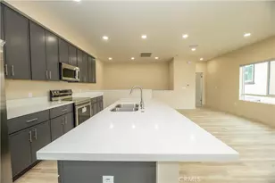 8189 Aventus Ln, Fontana, CA 92335 - Photo 14