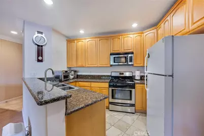 1515 Grismer #202, Burbank, CA 91504 - Photo 22