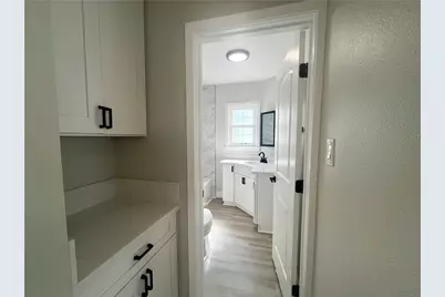 8718 Cimarron Street, Los Angeles, CA 90047 - Photo 14