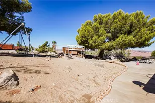 9160 Buena Vista St, Apple Valley, CA 92308 - Photo 10