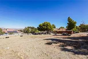 9160 Buena Vista St, Apple Valley, CA 92308 - Photo 18