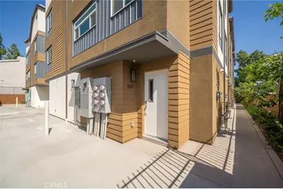 6837 N Haskell Avenue, Van Nuys, CA 91406 - Photo 4