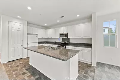 16058 Pesaro, Fontana, CA 92336 - Photo 10