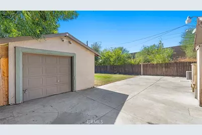 863 W 20th Street, San Bernardino, CA 92405 - Photo 22