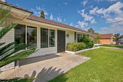 850 N Wisteria Avenue, Rialto, CA 92376 - Photo 2