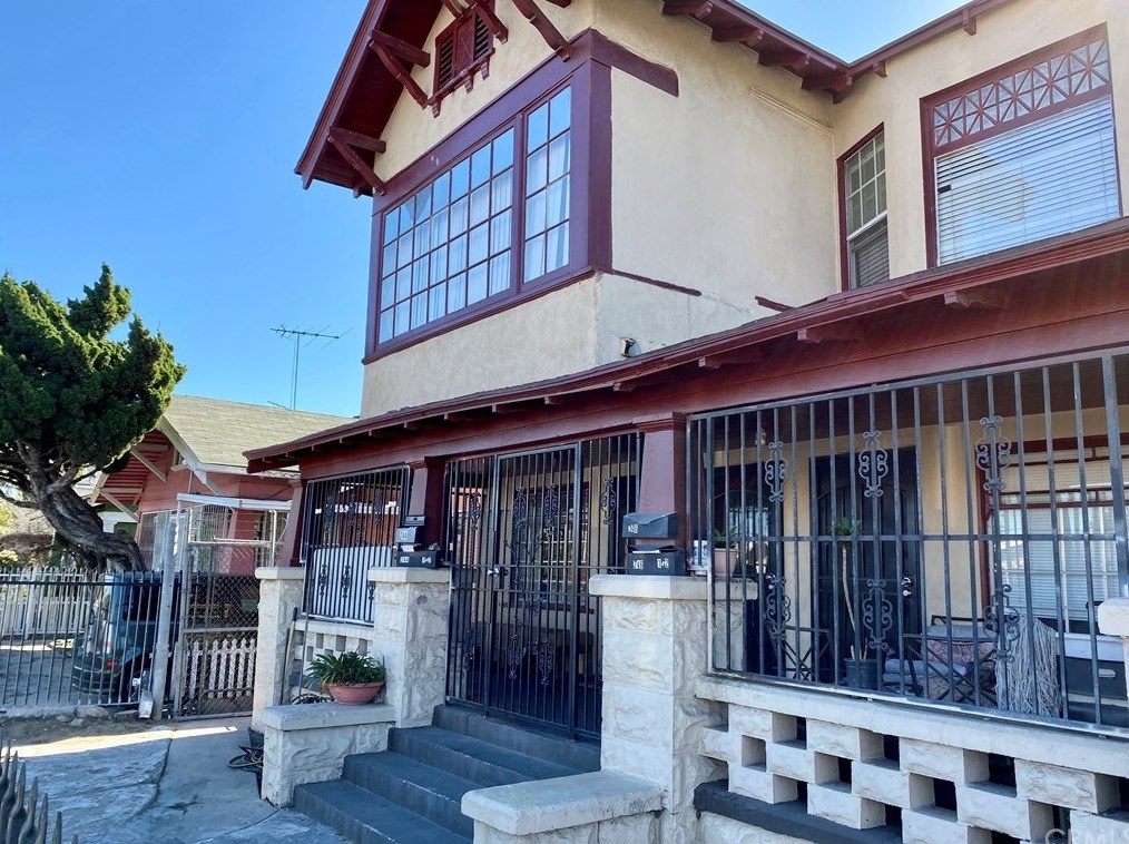244 62nd St, Los Angeles, CA 90003-1236