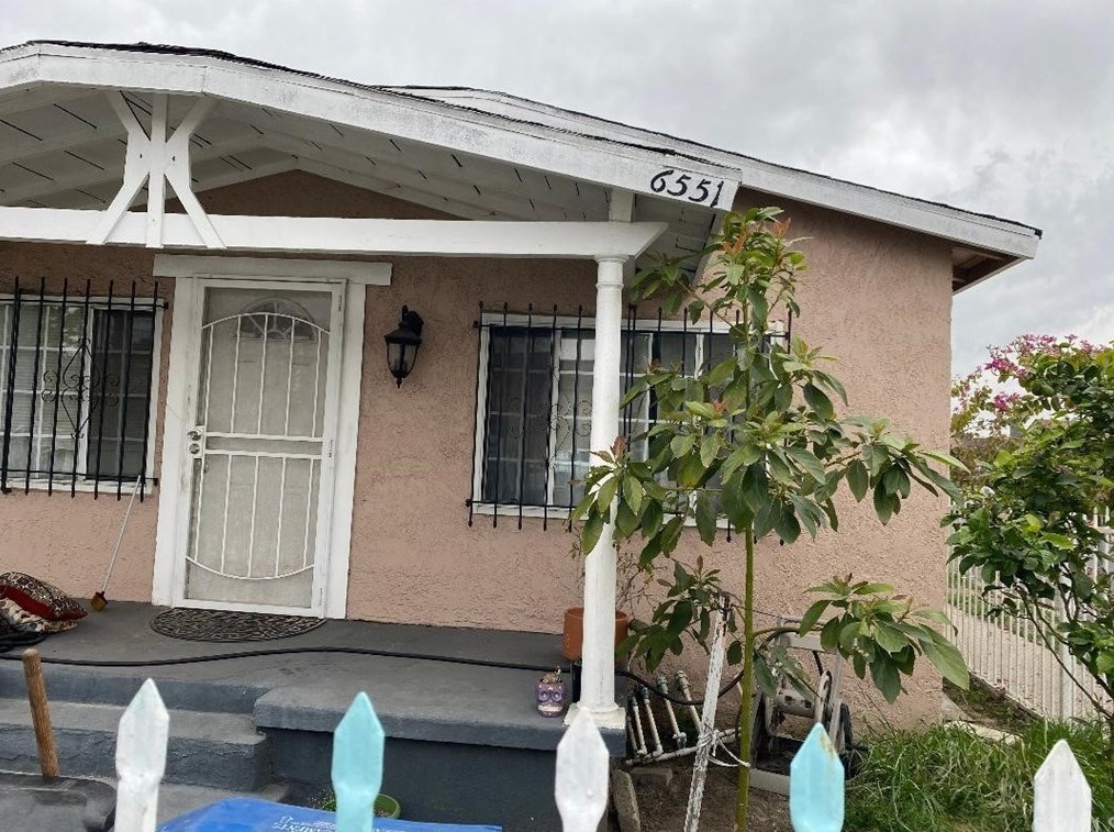 6551 Kansas Ave, Los Angeles, CA 90044-3644
