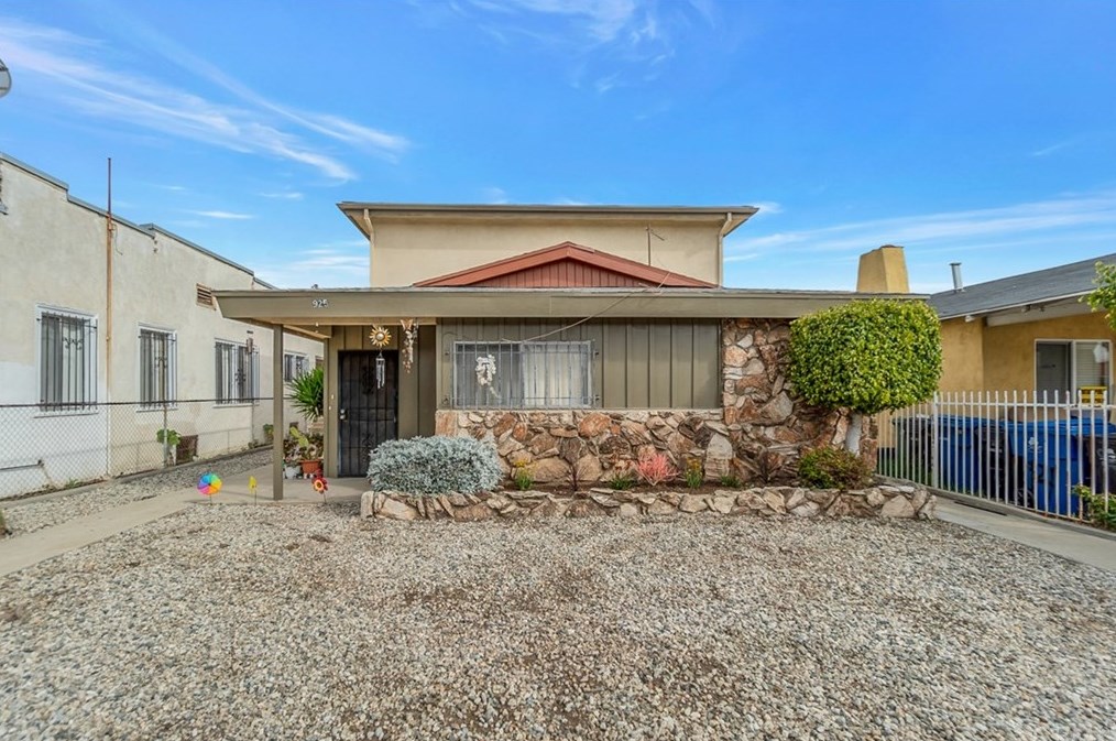 925 76th St, Los Angeles, CA 90001-2435
