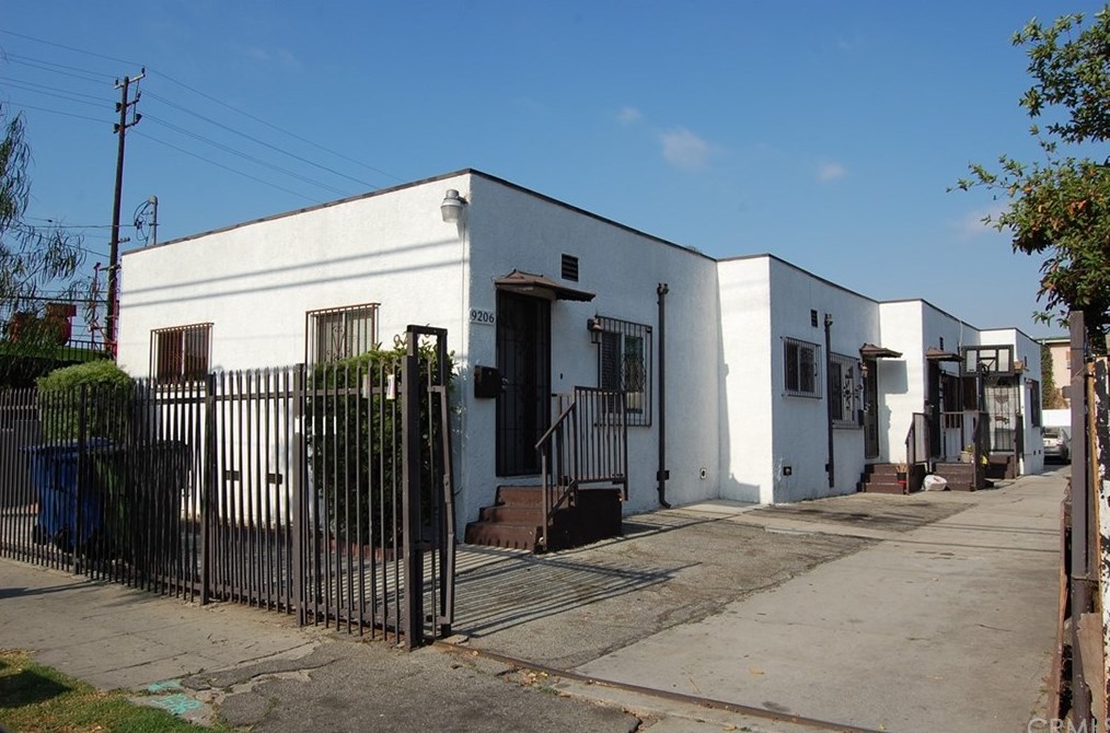 9206 Hoover St, Los Angeles, CA 90044-4721