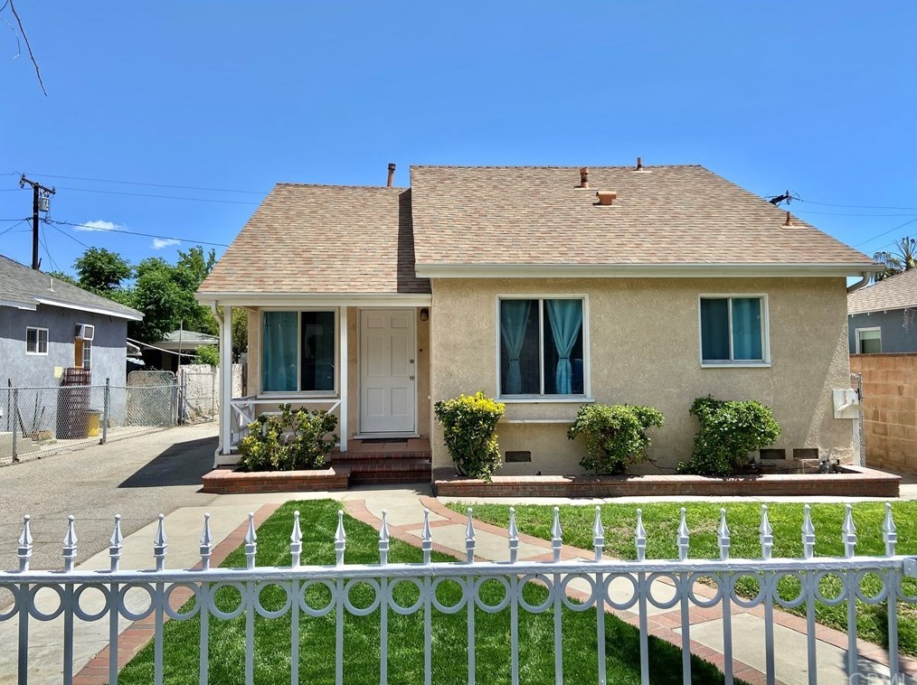 824 Orange Grove Ave, San Fernando, CA 91340-1637