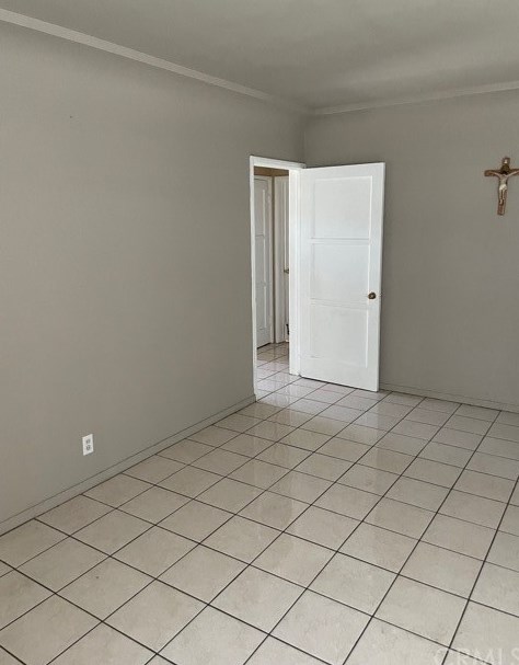 8120 Wadsworth Ave, Los Angeles, CA 90001-3246