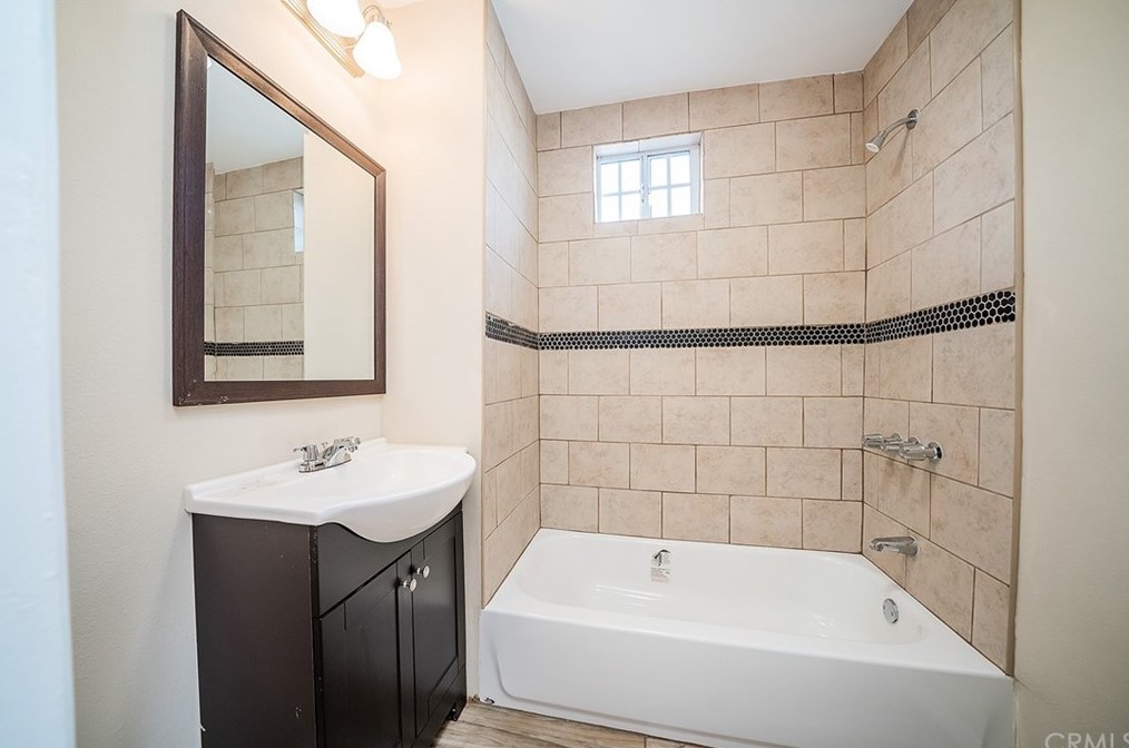 1739 56th St, Los Angeles CA  90062-2730 exterior