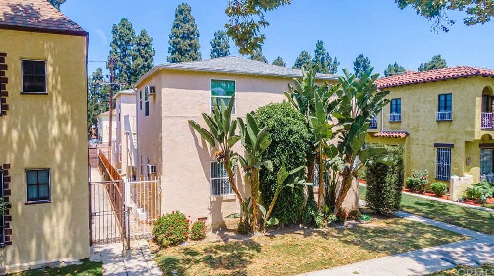 4327 Garthwaite Ave, Los Angeles, CA 90008-5272