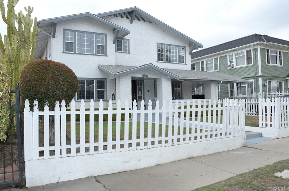 1925 Rimpau Blvd, Los Angeles, CA 90016-1511