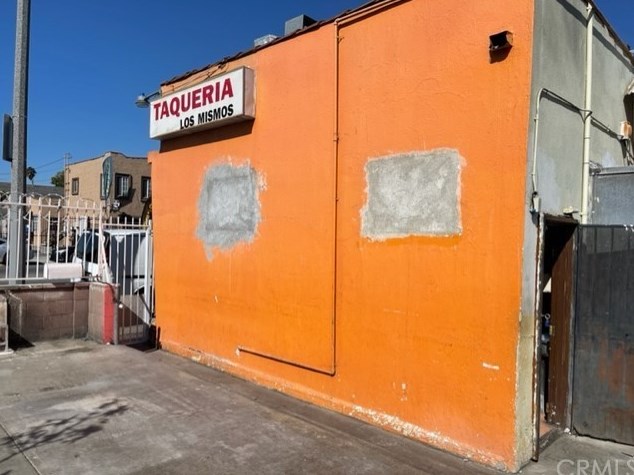 8114 San Pedro St, Los Angeles, CA 90003-2405