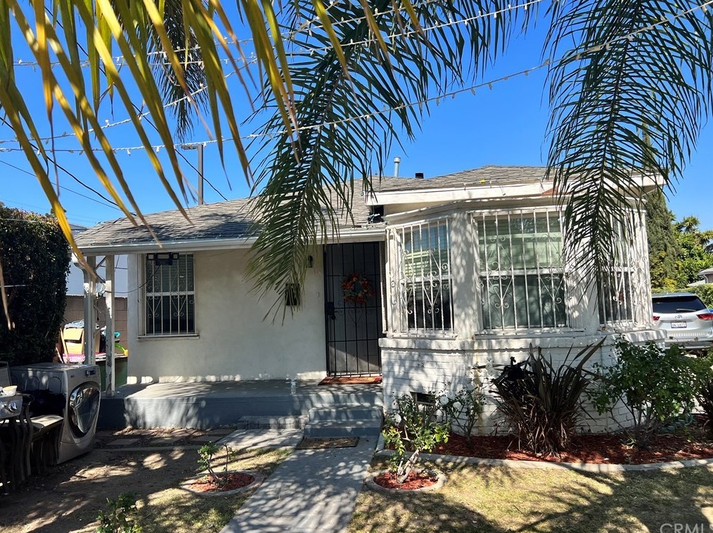 845 Colden Ave, Los Angeles, CA 90044-4709