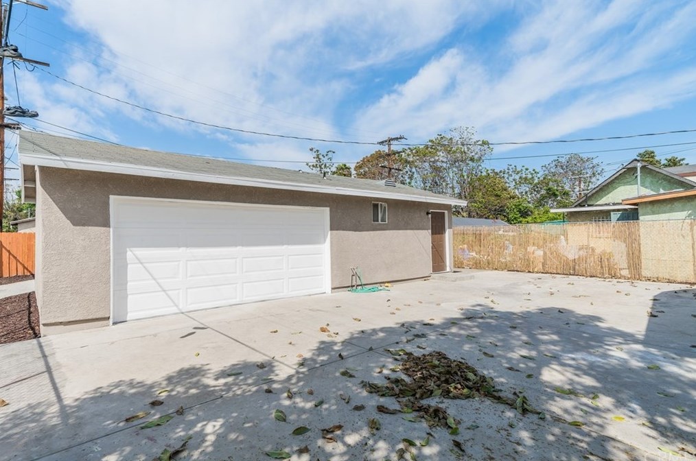 1715 105th St, Los Angeles CA  90002-3613 exterior