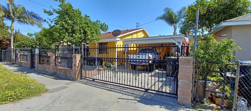 1816 63rd St, Los Angeles, CA 90001-1808