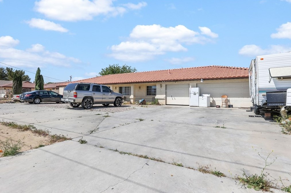 7880 Newhall Ave, Hesperia, CA 92345-7022