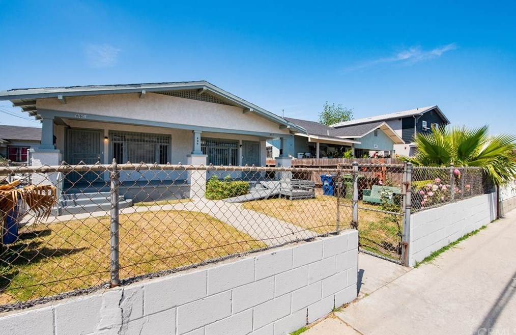 859 54th St, Los Angeles, CA 90011-5201