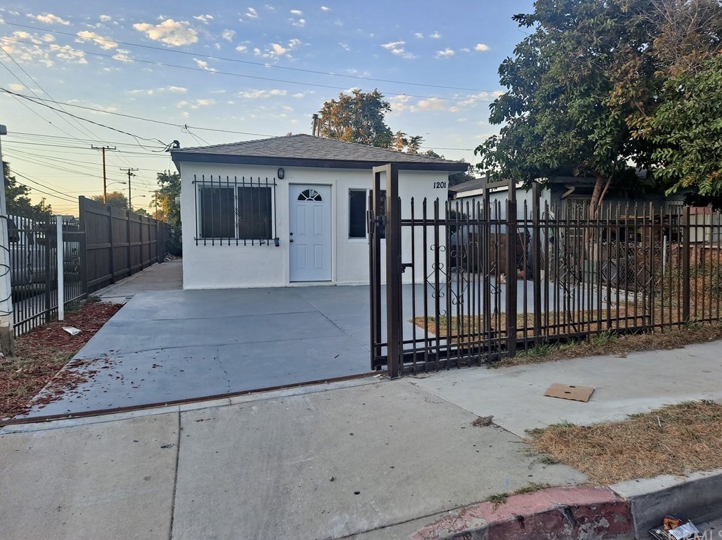2101 E Lucien St, Compton, CA 90222