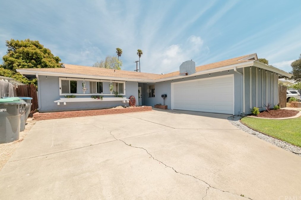 1305 Walnut Ave, Lompoc, CA 93436-7024