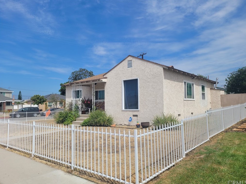 11403 Mapledale St, Norwalk, CA 90650-4728