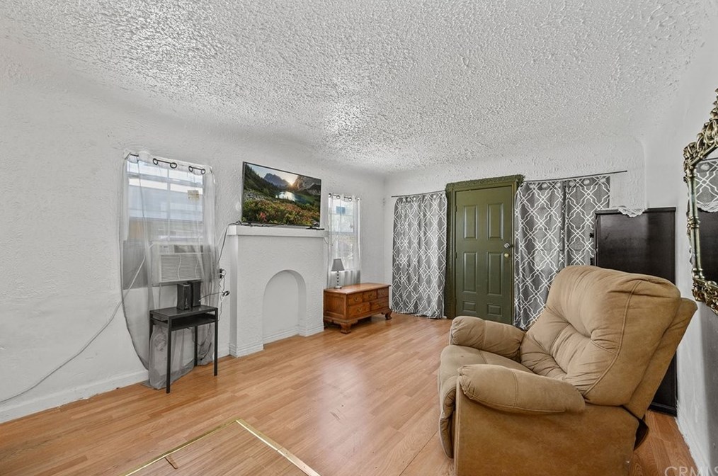 3949 Rockwood St, Los Angeles, CA 90063-3519