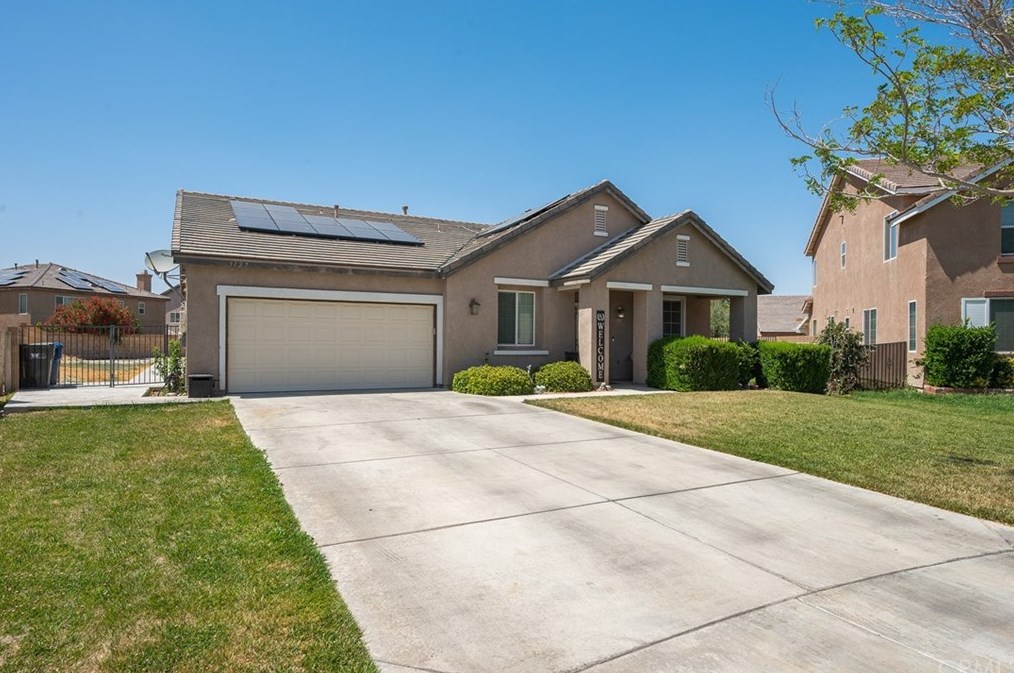 3127 W Lumber St, Lancaster, CA 93536