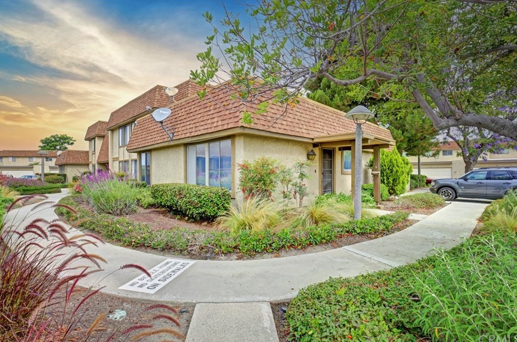 8657 Santa Margarita Ln, Buena Park, CA 90623