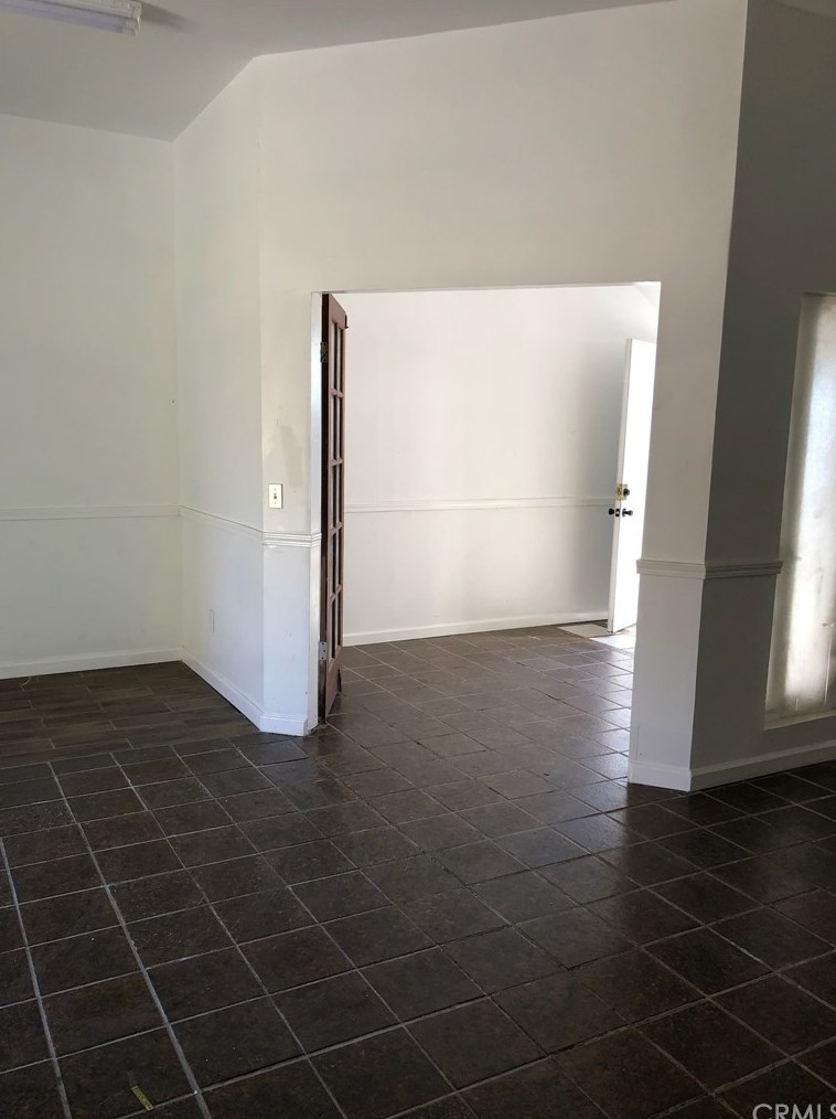 6937 Perris Hill Park Rd, San Bernardino, CA 92404