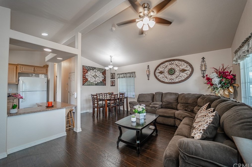 10001 W Frontage #76, South Gate, CA 90280