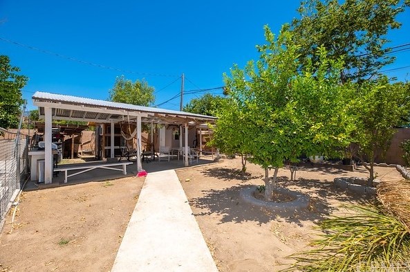 6965 Perris Hill Rd, San Bernardino, CA 92404