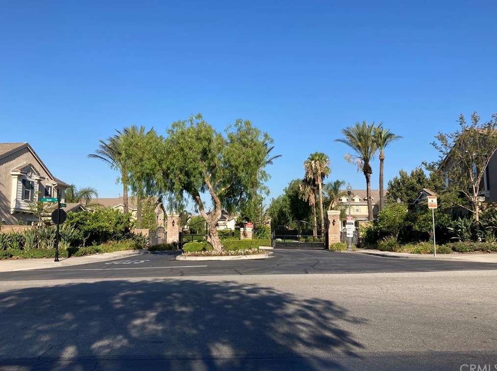 15602 Marnie Pl, Fontana, CA 92336-4595