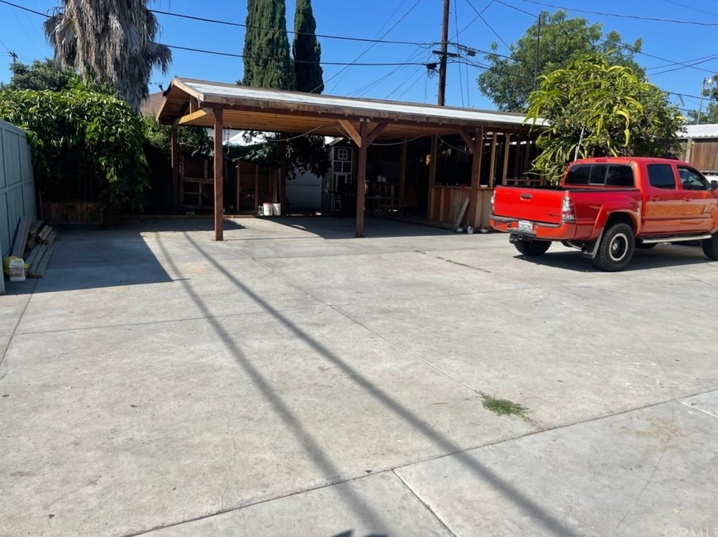 261 43rd Pl, Los Angeles CA  90011-3415 exterior