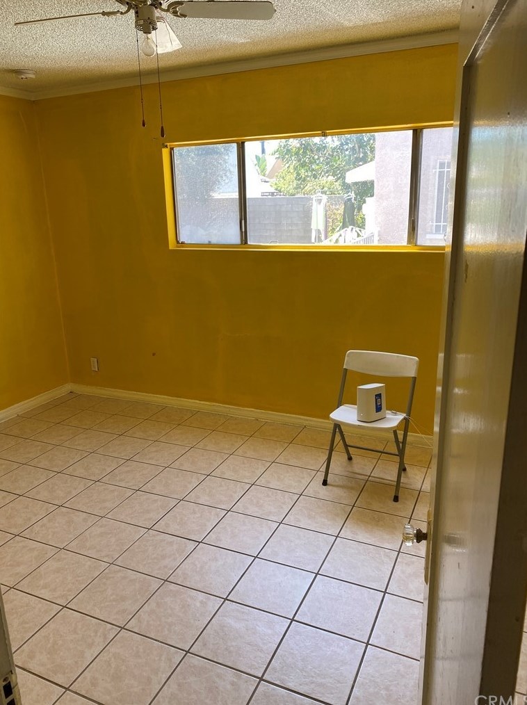 1918 81 St, Los Angeles CA 90001-3508 exterior