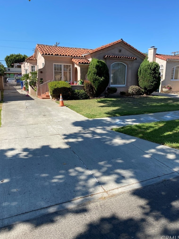 1918 81st St, Los Angeles, CA 90001-3508