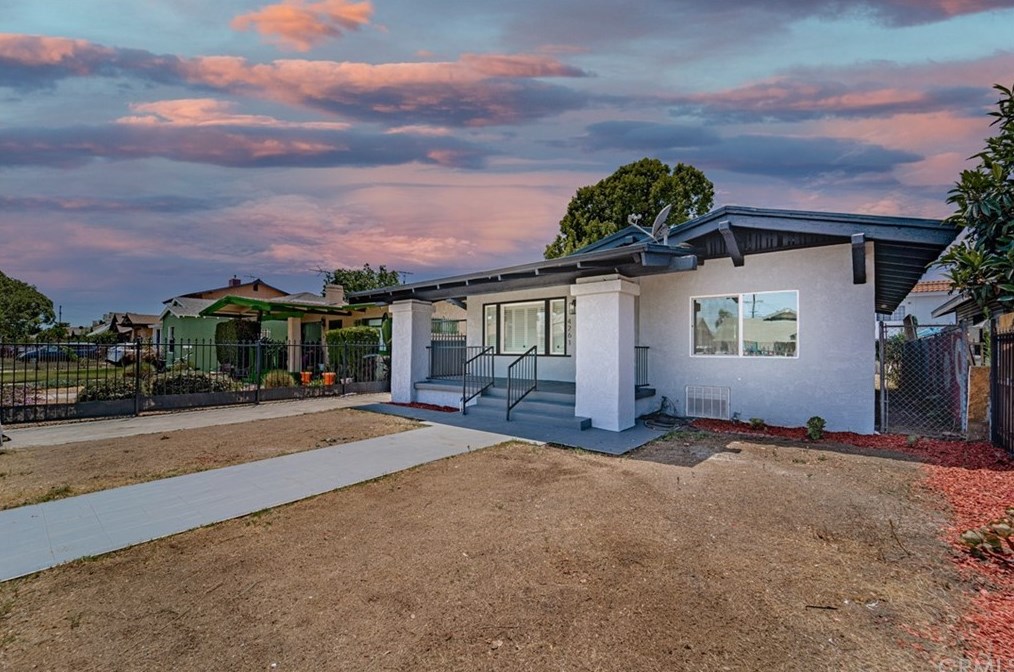 4261 Hobart Blvd, Los Angeles CA  90062-1627 exterior