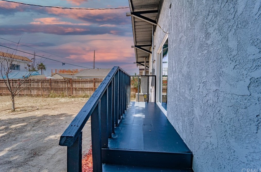 4261 Hobart Blvd, Los Angeles CA  90062-1627 exterior