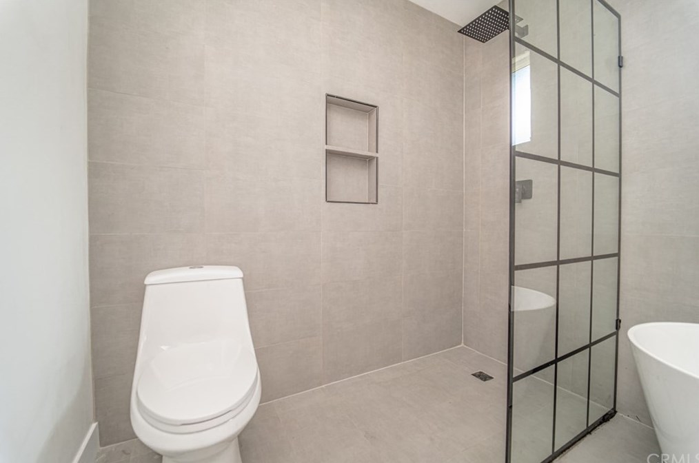 4261 Hobart Blvd, Los Angeles CA  90062-1627 exterior