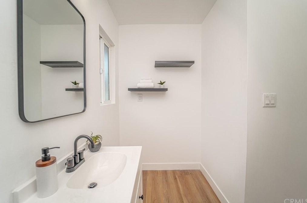 4261 Hobart Blvd, Los Angeles CA  90062-1627 exterior
