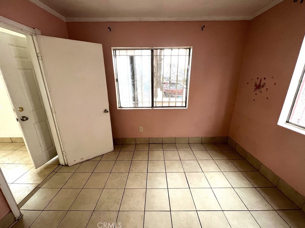 439 105th St, Los Angeles CA  90003-4912 exterior