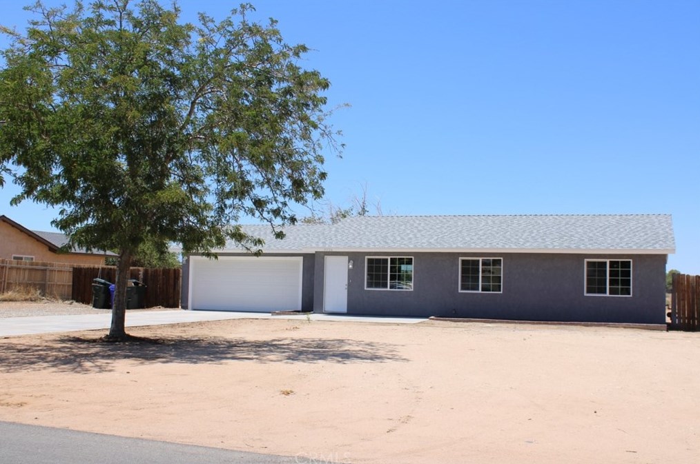15124 Quinnault Rd, Apple Valley, CA 92307-3720