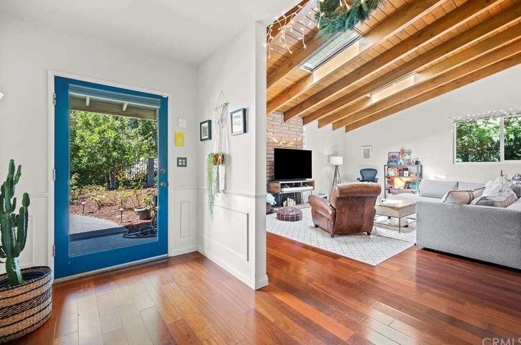 505 Mendocino St, Altadena, CA 91001-2231