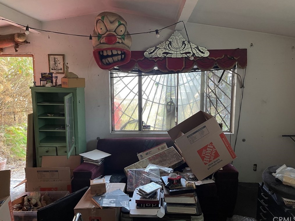 624 Colden Ave, Los Angeles CA  90044-4707 exterior