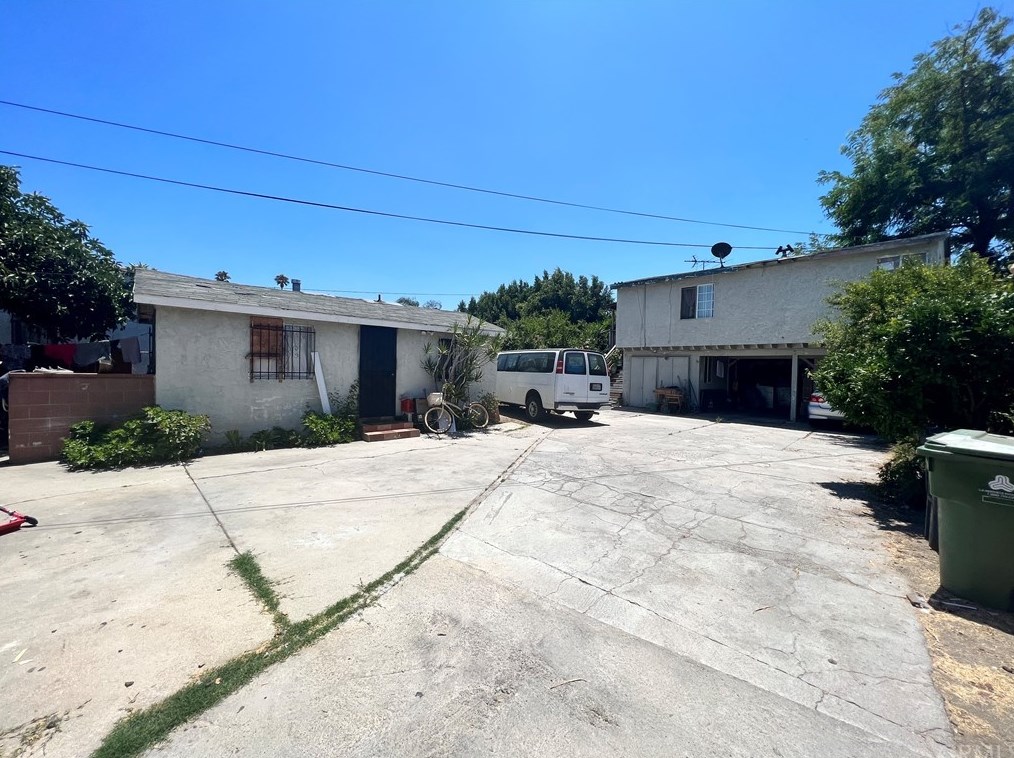 534 90th St, Los Angeles, CA 90044-5724