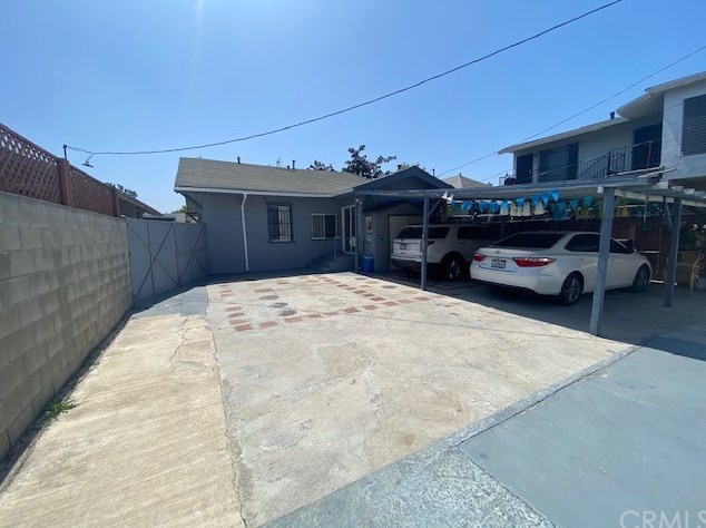 861 57th St, Los Angeles CA  90011-5219 exterior