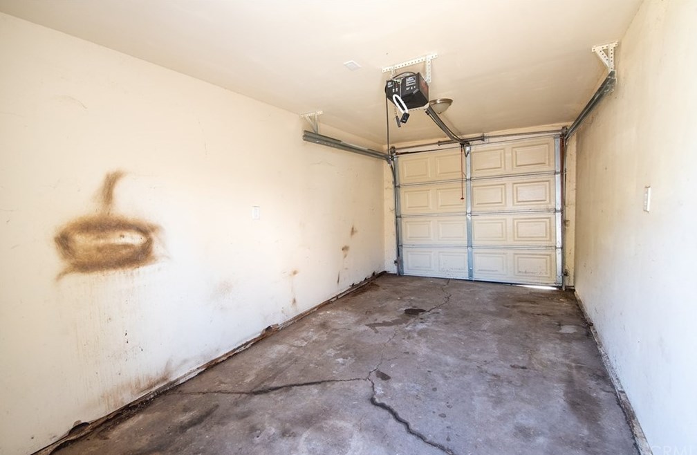 11204 Towne Ave, Los Angeles CA  90011-3435 exterior